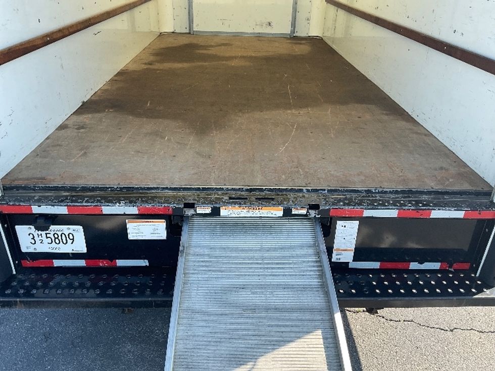 Light Duty Box Truck-Light and Medium Duty Trucks-Ford-2022-E350-Nashville-TN-114,994\n\t\tmiles-$ 27,500 - Image 10