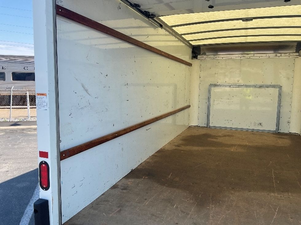 Light Duty Box Truck-Light and Medium Duty Trucks-Ford-2022-E350-Nashville-TN-114,994\n\t\tmiles-$ 27,500 - Image 11