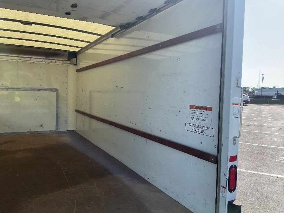 Light Duty Box Truck-Light and Medium Duty Trucks-Ford-2022-E350-Nashville-TN-114,994\n\t\tmiles-$ 27,500 - Image 12