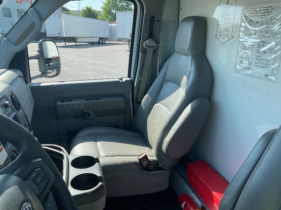 Light Duty Box Truck-Light and Medium Duty Trucks-Ford-2022-E350-Nashville-TN-114,994\n\t\tmiles-$ 27,500 - Image 16