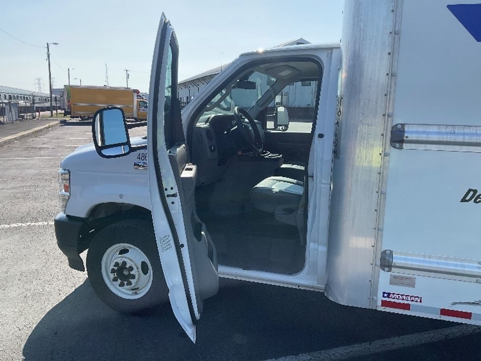 Light Duty Box Truck-Light and Medium Duty Trucks-Ford-2022-E350-Nashville-TN-114,994\n\t\tmiles-$ 27,500 - Image 17