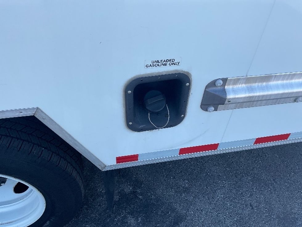 Light Duty Box Truck-Light and Medium Duty Trucks-Ford-2022-E350-Nashville-TN-114,994\n\t\tmiles-$ 27,500 - Image 25