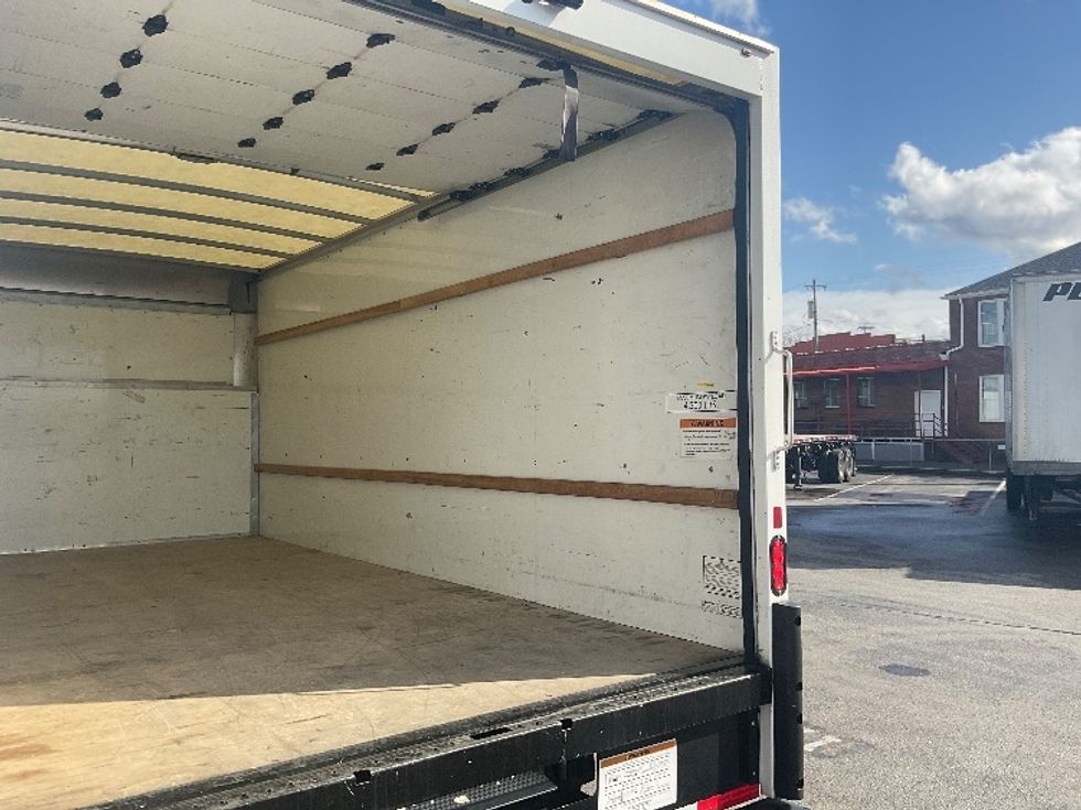 Light Duty Box Truck-Light and Medium Duty Trucks-Ford-2022-E350-Nashville-TN-77,558\n\t\tmiles-$ 36,250 - Image 12