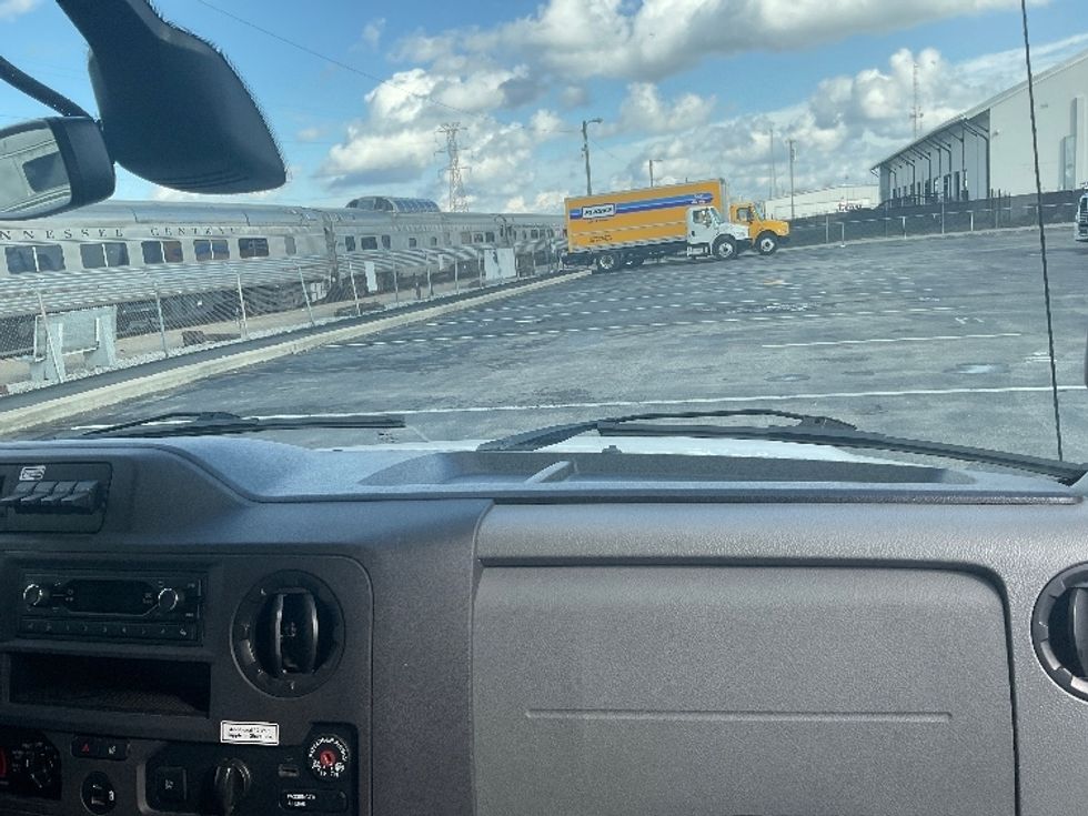 Light Duty Box Truck-Light and Medium Duty Trucks-Ford-2022-E350-Nashville-TN-77,558\n\t\tmiles-$ 36,250 - Image 21