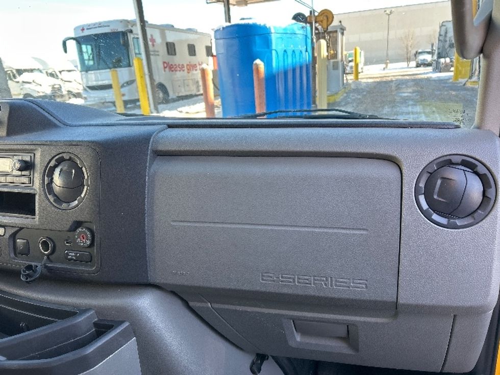 Light Duty Box Truck-Light and Medium Duty Trucks-Ford-2022-E350-Nashville-TN-87,986\n\t\tmiles-$ 30,500 - Image 18