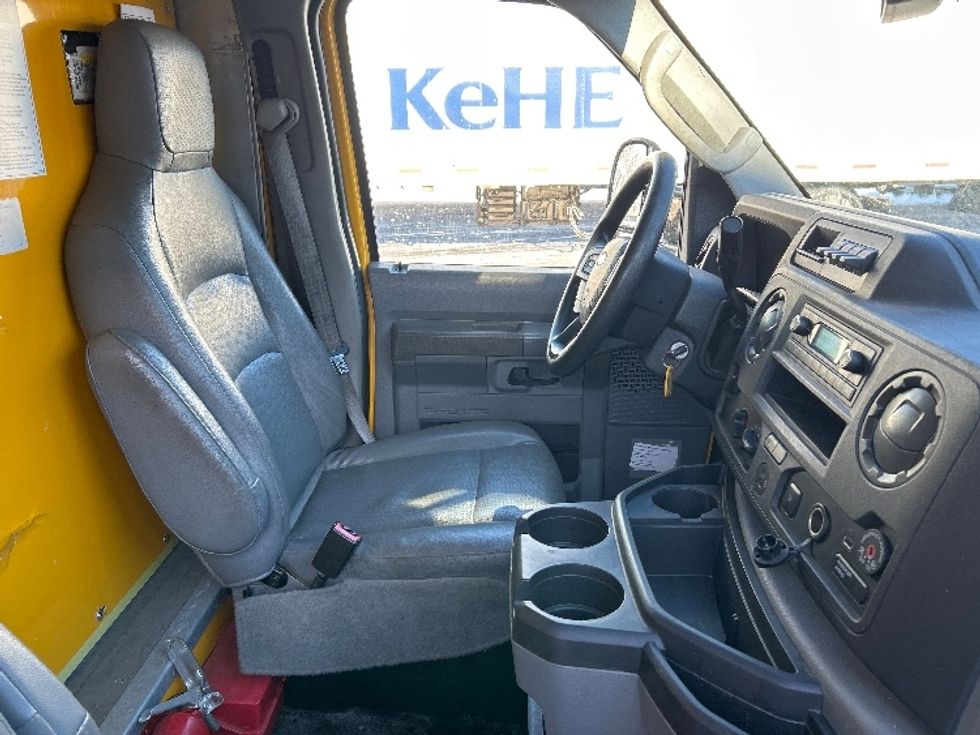 Light Duty Box Truck-Light and Medium Duty Trucks-Ford-2022-E350-Nashville-TN-87,986\n\t\tmiles-$ 30,500 - Image 19