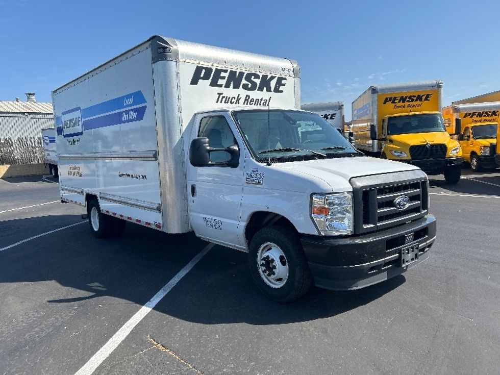 Light Duty Box Truck-Light and Medium Duty Trucks-Ford-2022-E350-National City-CA-156,438\n\t\tmiles-$ 20,750 - Image 1