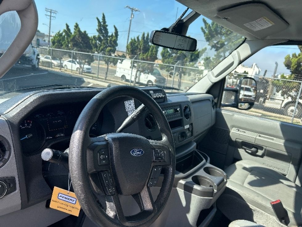 Light Duty Box Truck-Light and Medium Duty Trucks-Ford-2022-E350-National City-CA-156,438\n\t\tmiles-$ 20,750 - Image 16