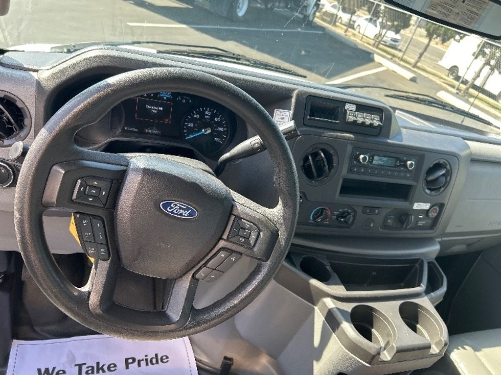 Light Duty Box Truck-Light and Medium Duty Trucks-Ford-2022-E350-National City-CA-156,438\n\t\tmiles-$ 20,750 - Image 17