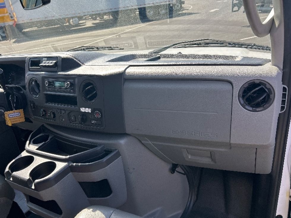 Light Duty Box Truck-Light and Medium Duty Trucks-Ford-2022-E350-National City-CA-156,438\n\t\tmiles-$ 20,750 - Image 20