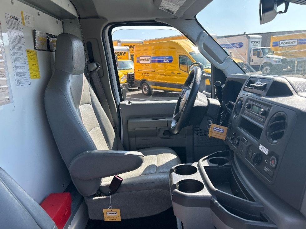 Light Duty Box Truck-Light and Medium Duty Trucks-Ford-2022-E350-National City-CA-156,438\n\t\tmiles-$ 20,750 - Image 21