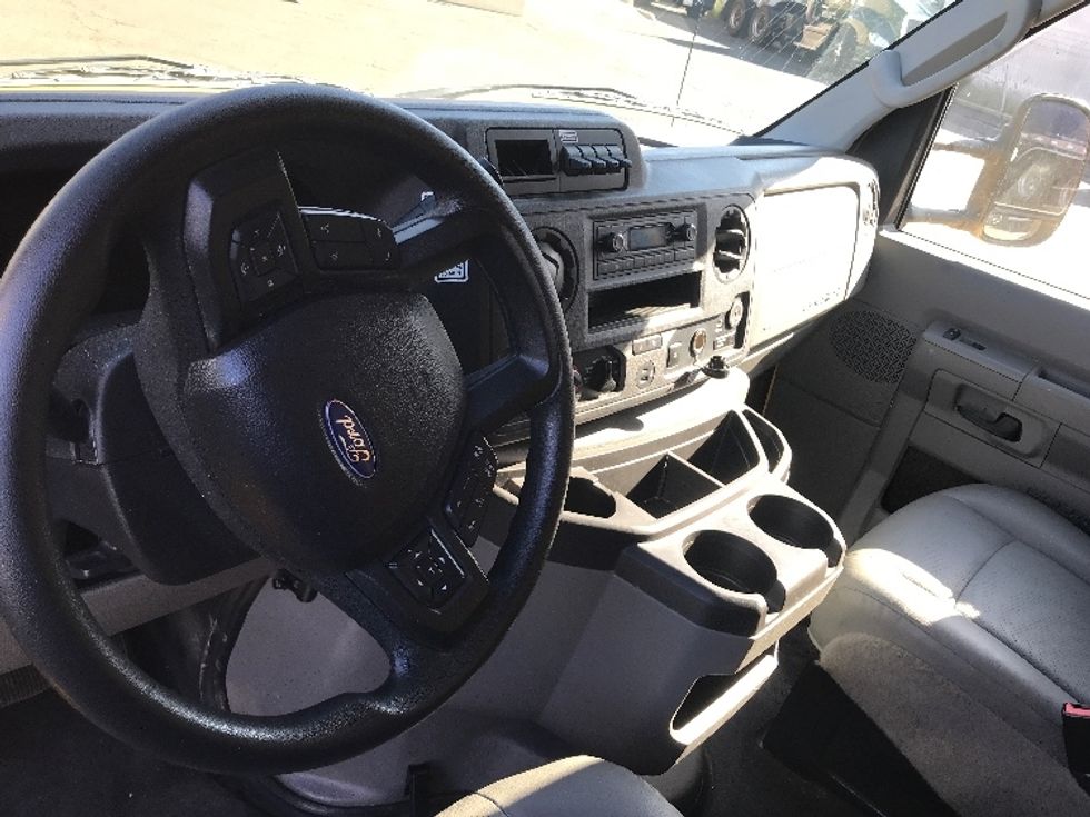 Light Duty Box Truck-Light and Medium Duty Trucks-Ford-2022-E350-National City-CA-95,143\n\t\tmiles-$ 29,250 - Image 17