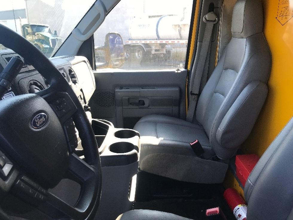 Light Duty Box Truck-Light and Medium Duty Trucks-Ford-2022-E350-National City-CA-95,143\n\t\tmiles-$ 29,250 - Image 19