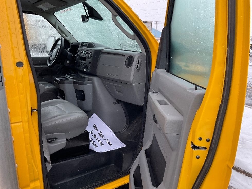 Light Duty Box Truck-Light and Medium Duty Trucks-Ford-2022-E350-Neenah-WI-92,045\n\t\tmiles-$ 29,250 - Image 16