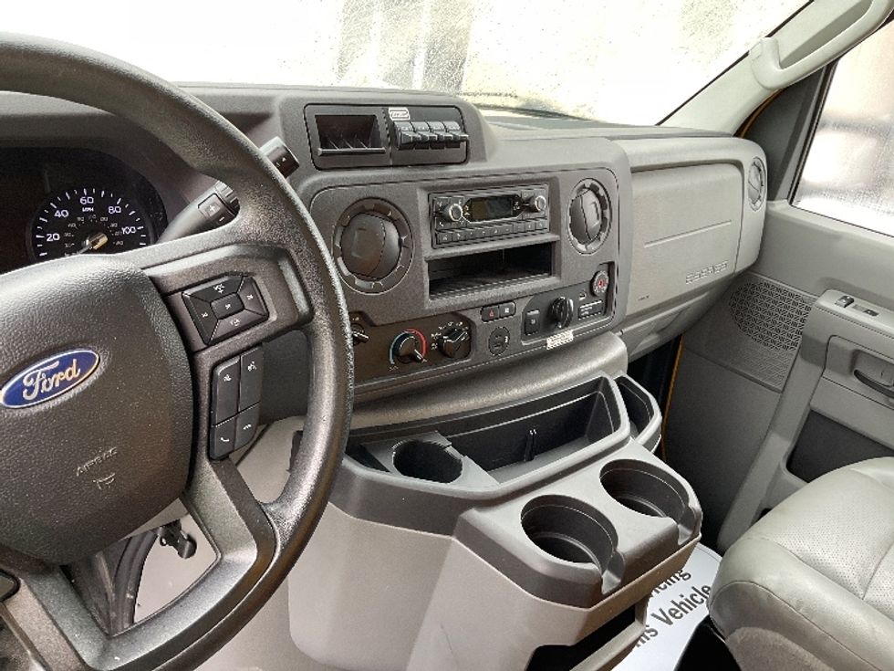 Light Duty Box Truck-Light and Medium Duty Trucks-Ford-2022-E350-Neenah-WI-92,045\n\t\tmiles-$ 29,250 - Image 18