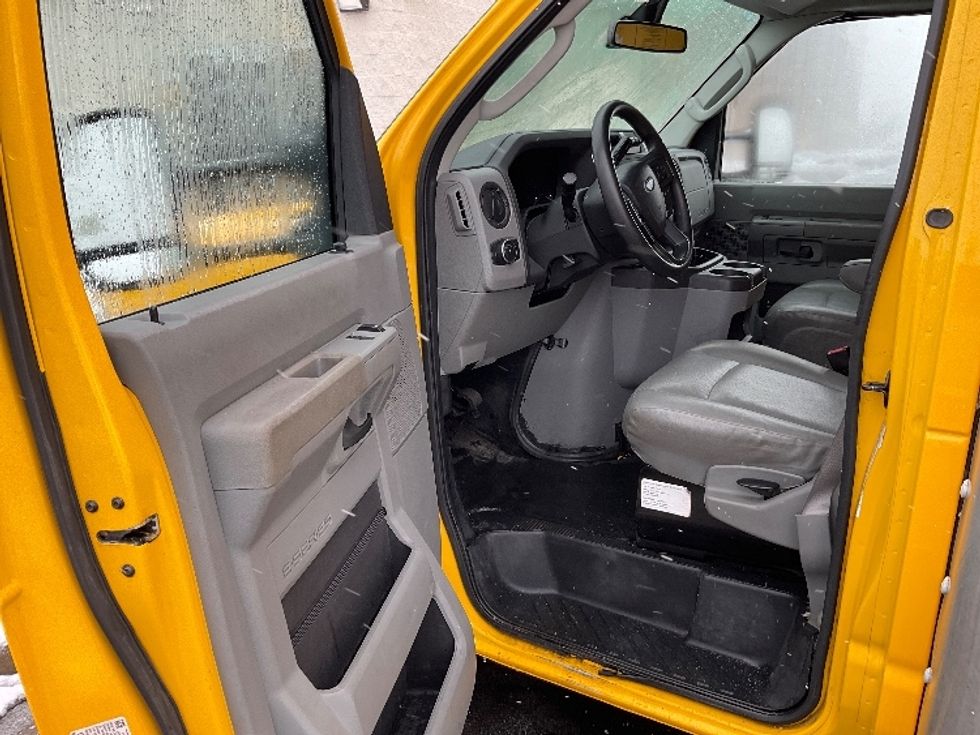 Light Duty Box Truck-Light and Medium Duty Trucks-Ford-2022-E350-Neenah-WI-92,045\n\t\tmiles-$ 29,250 - Image 20