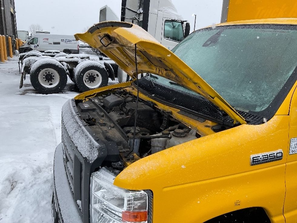 Light Duty Box Truck-Light and Medium Duty Trucks-Ford-2022-E350-Neenah-WI-92,045\n\t\tmiles-$ 29,250 - Image 23