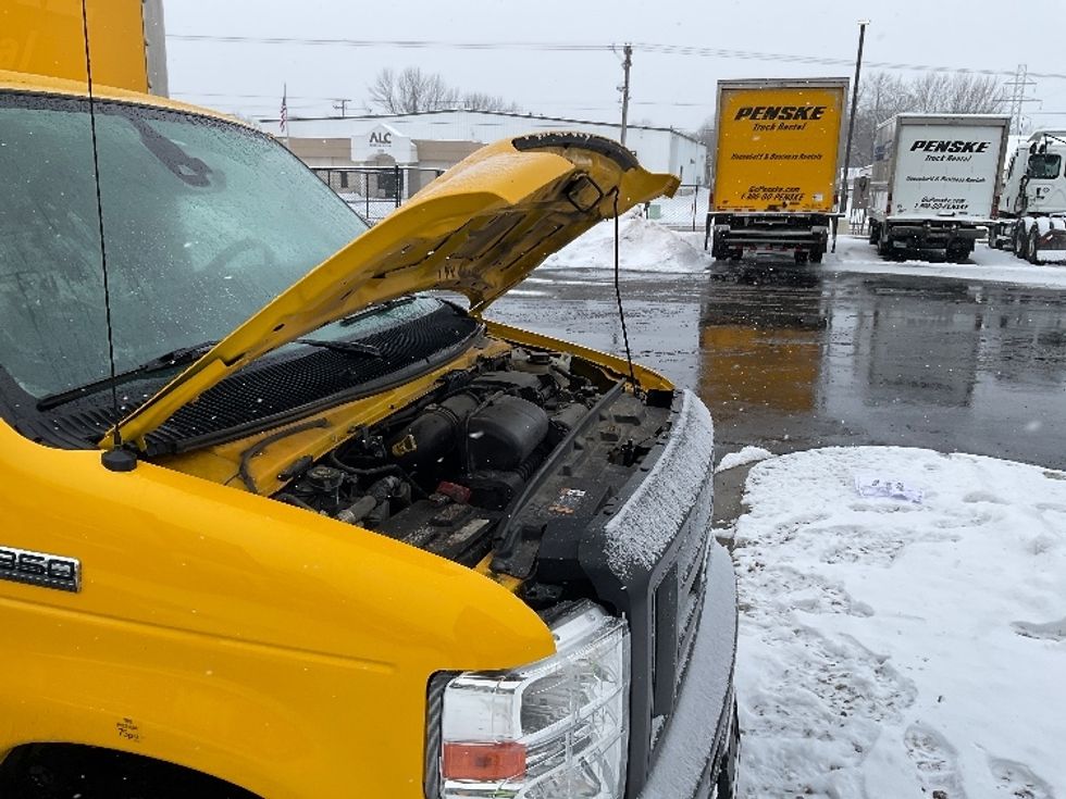 Light Duty Box Truck-Light and Medium Duty Trucks-Ford-2022-E350-Neenah-WI-92,045\n\t\tmiles-$ 29,250 - Image 24