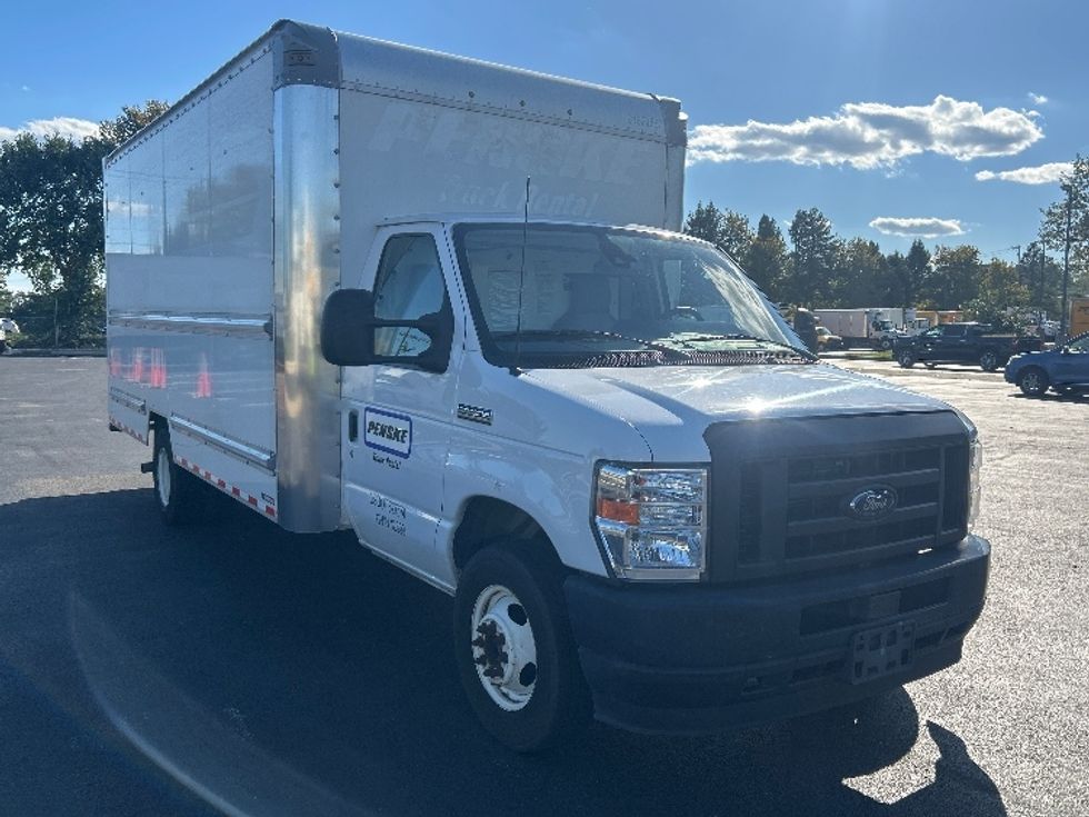Light Duty Box Truck-Light and Medium Duty Trucks-Ford-2022-E350-New Castle-DE-103,344\n\t\tmiles-$ 27,000 - Image 1