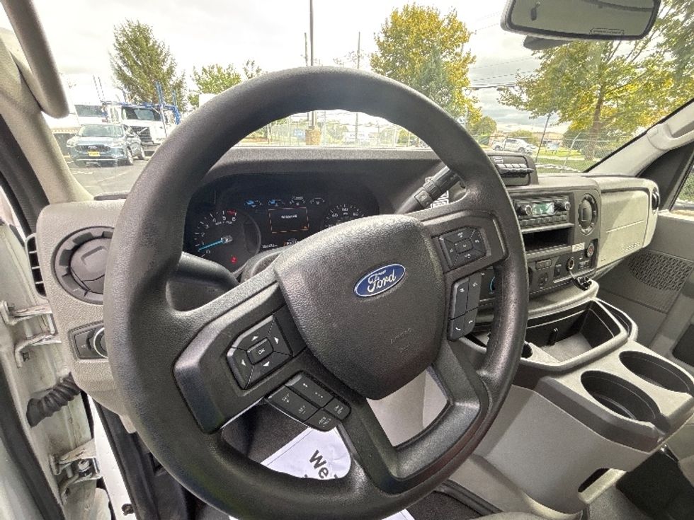 Light Duty Box Truck-Light and Medium Duty Trucks-Ford-2022-E350-New Castle-DE-103,344\n\t\tmiles-$ 27,000 - Image 16