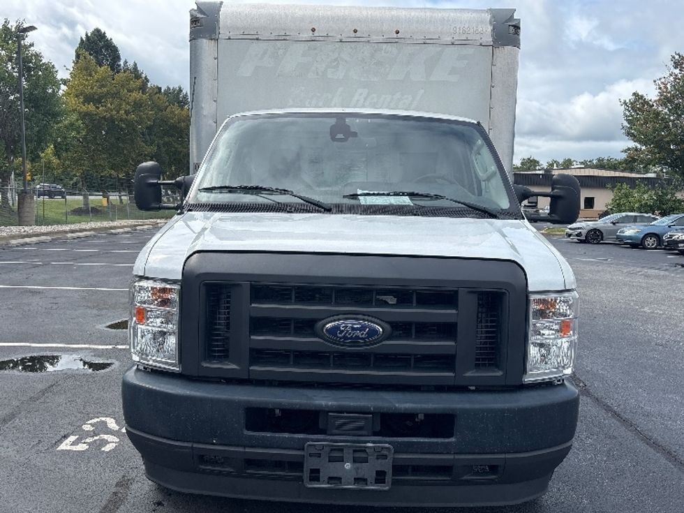 Light Duty Box Truck-Light and Medium Duty Trucks-Ford-2022-E350-New Castle-DE-103,344\n\t\tmiles-$ 27,000 - Image 2