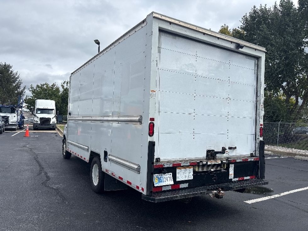 Light Duty Box Truck-Light and Medium Duty Trucks-Ford-2022-E350-New Castle-DE-103,344\n\t\tmiles-$ 27,000 - Image 6