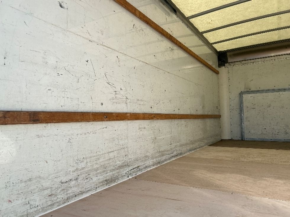 Light Duty Box Truck-Light and Medium Duty Trucks-Ford-2022-E350-New Castle-DE-103,344\n\t\tmiles-$ 27,000 - Image 9