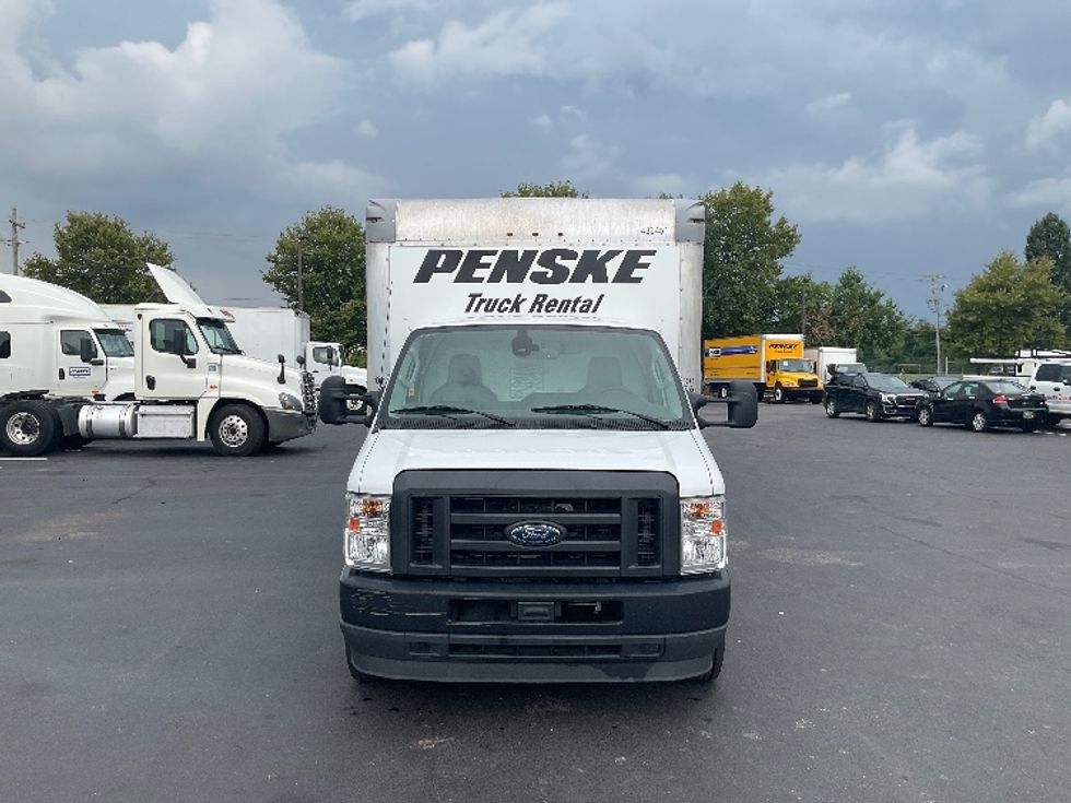 2022 Ford E-350 photo 2