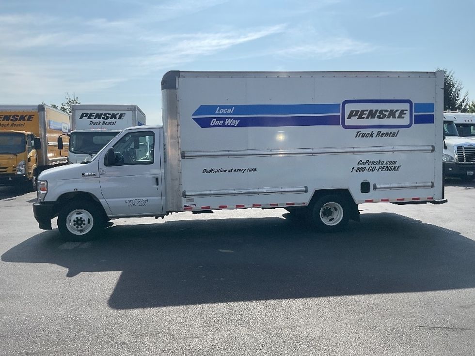 Light Duty Box Truck-Light and Medium Duty Trucks-Ford-2022-E350-New Castle-DE-110,856\n\t\tmiles-$ 27,750 - Image 4