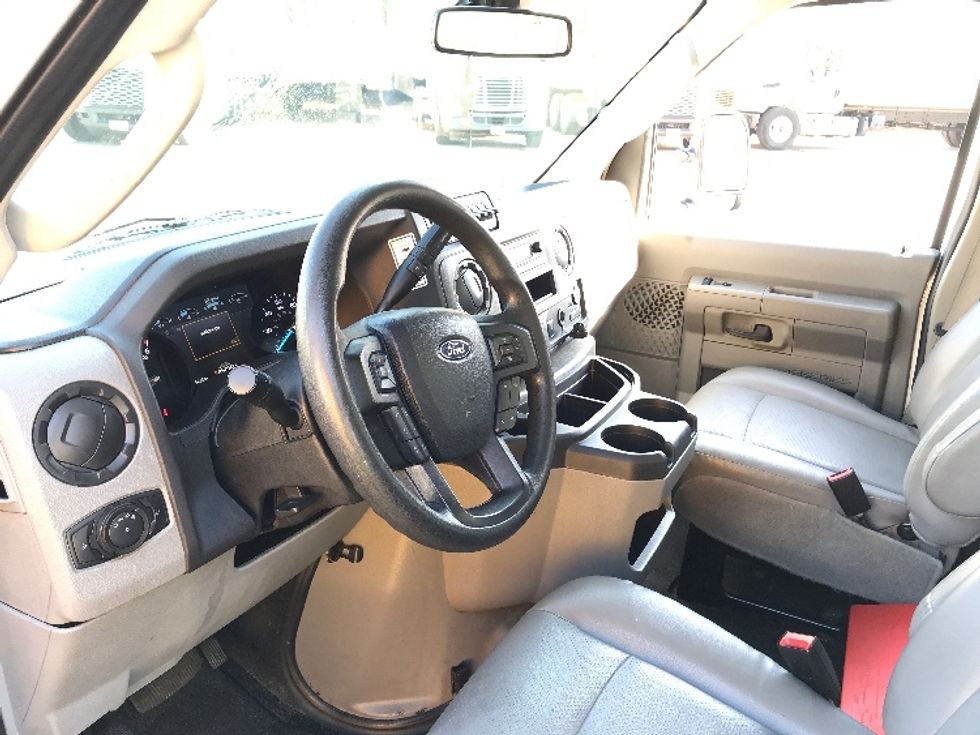 Light Duty Box Truck-Light and Medium Duty Trucks-Ford-2022-E350-Norcross-GA-82,893\n\t\tmiles-$ 39,750 - Image 17