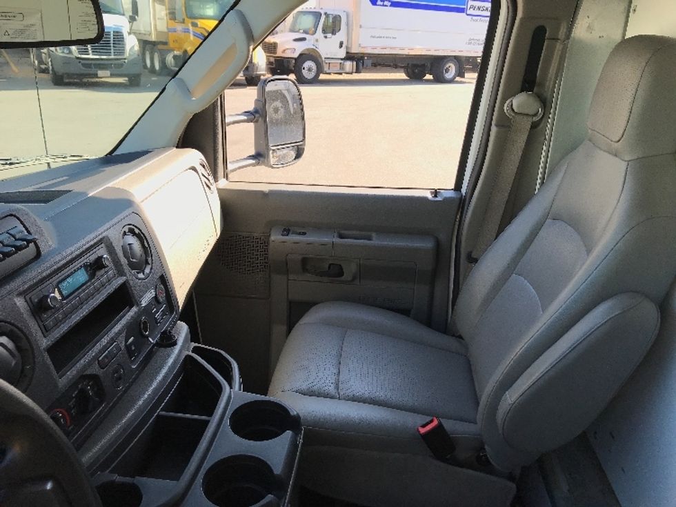 Light Duty Box Truck-Light and Medium Duty Trucks-Ford-2022-E350-Norcross-GA-82,893\n\t\tmiles-$ 39,750 - Image 19