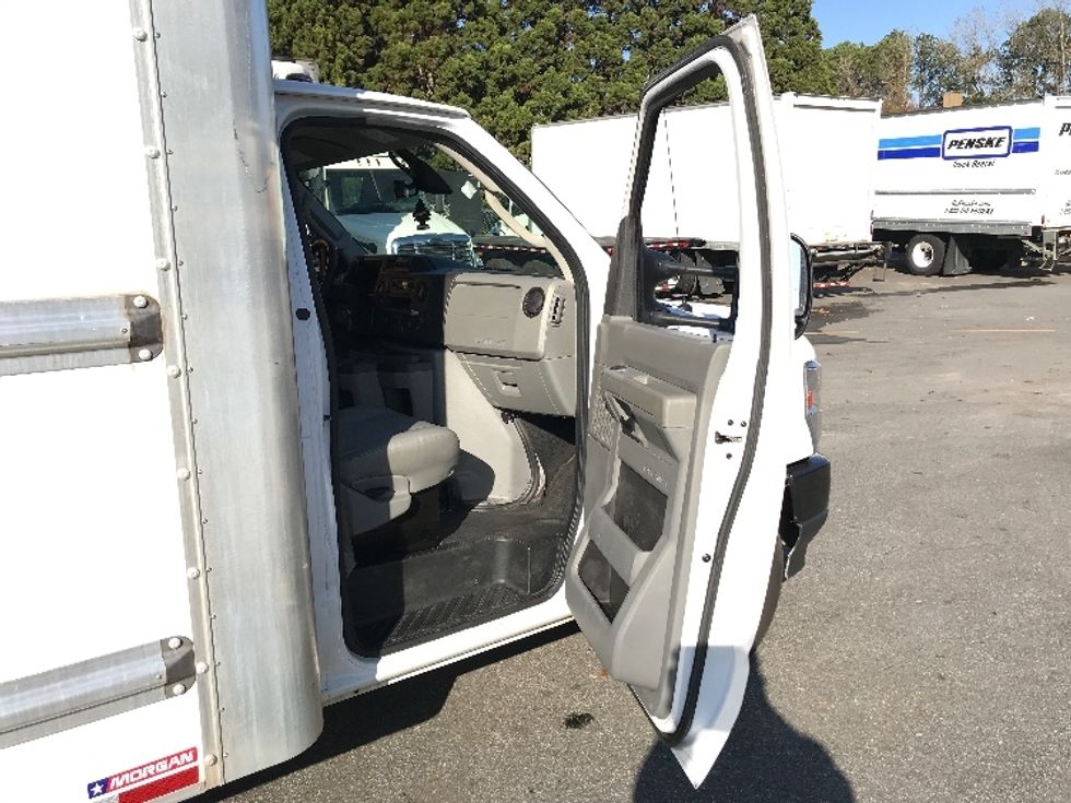 Light Duty Box Truck-Light and Medium Duty Trucks-Ford-2022-E350-Norcross-GA-82,893\n\t\tmiles-$ 39,750 - Image 20