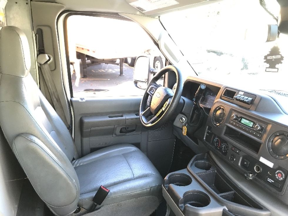 Light Duty Box Truck-Light and Medium Duty Trucks-Ford-2022-E350-Norcross-GA-82,893\n\t\tmiles-$ 39,750 - Image 22