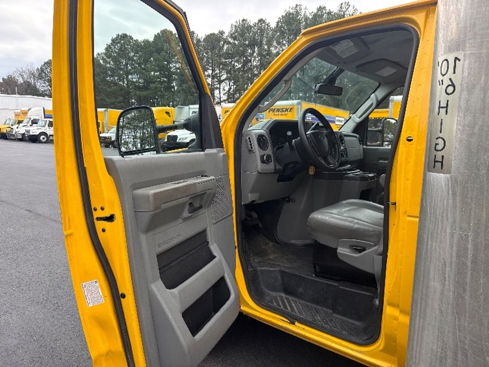 Light Duty Box Truck-Light and Medium Duty Trucks-Ford-2022-E350-Norcross-GA-94,280\n\t\tmiles-$ 29,750 - Image 15