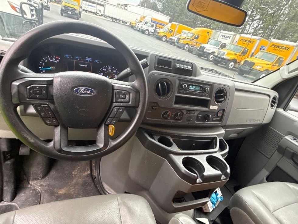 Light Duty Box Truck-Light and Medium Duty Trucks-Ford-2022-E350-Norcross-GA-94,280\n\t\tmiles-$ 29,750 - Image 17
