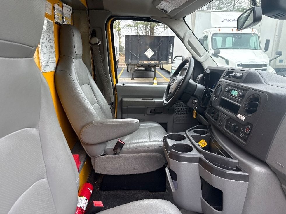 Light Duty Box Truck-Light and Medium Duty Trucks-Ford-2022-E350-Norcross-GA-94,280\n\t\tmiles-$ 29,750 - Image 21