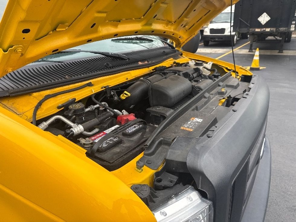 Light Duty Box Truck-Light and Medium Duty Trucks-Ford-2022-E350-Norcross-GA-94,280\n\t\tmiles-$ 29,750 - Image 22