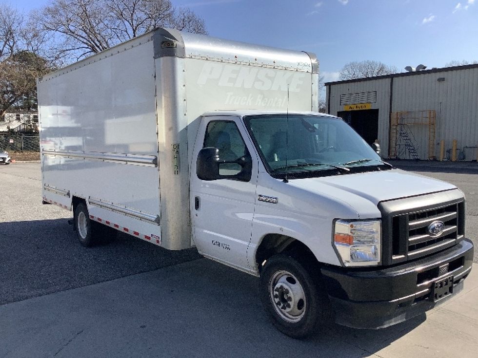 Light Duty Box Truck-Light and Medium Duty Trucks-Ford-2022-E350-Norfolk-VA-96,483\n\t\tmiles-$ 33,250 - Image 1