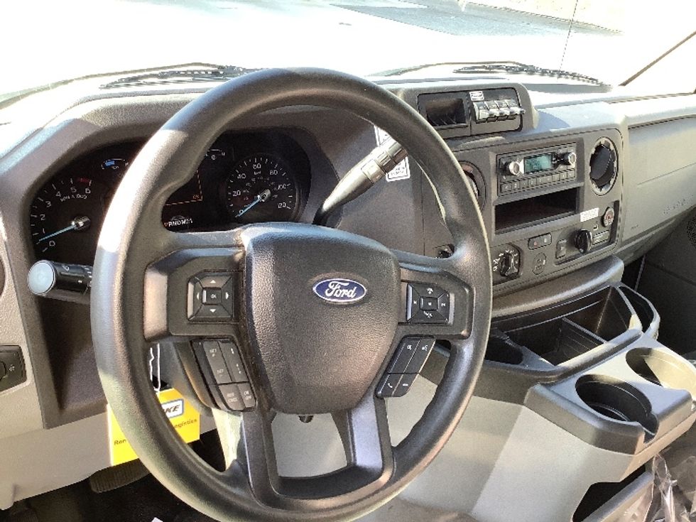 Light Duty Box Truck-Light and Medium Duty Trucks-Ford-2022-E350-Norfolk-VA-96,483\n\t\tmiles-$ 33,250 - Image 17