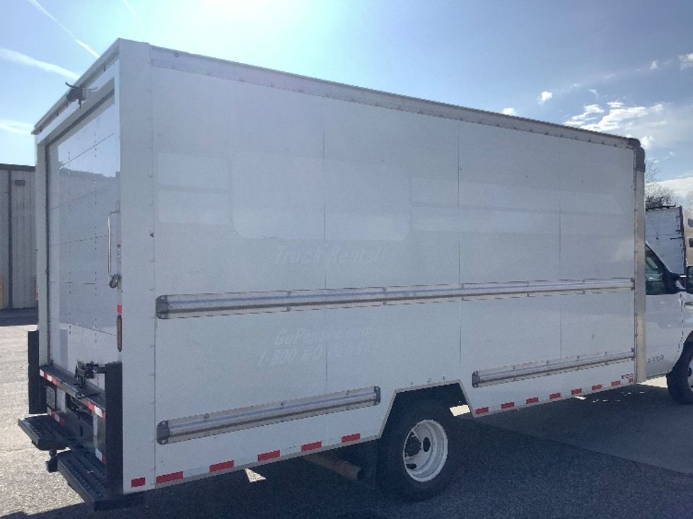 Light Duty Box Truck-Light and Medium Duty Trucks-Ford-2022-E350-Norfolk-VA-96,483\n\t\tmiles-$ 33,250 - Image 26