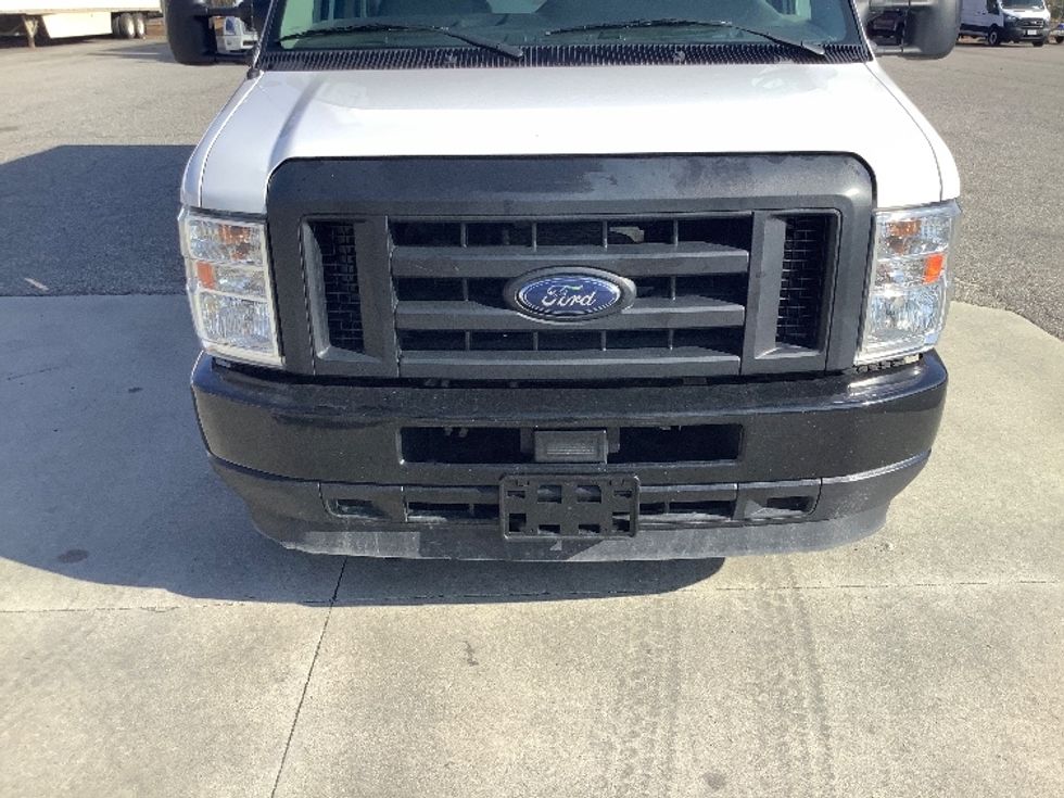 Light Duty Box Truck-Light and Medium Duty Trucks-Ford-2022-E350-Norfolk-VA-96,483\n\t\tmiles-$ 33,250 - Image 31