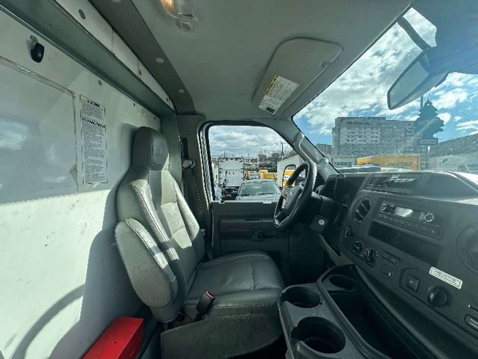 Light Duty Box Truck-Light and Medium Duty Trucks-Ford-2022-E350-North Bergen-NJ-106,634\n\t\tmiles-$ 29,000 - Image 21