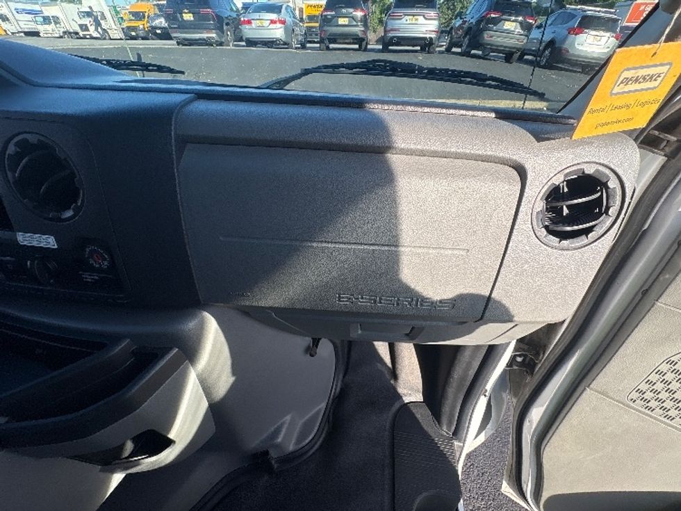 Light Duty Box Truck-Light and Medium Duty Trucks-Ford-2022-E350-North Bergen-NJ-127,550\n\t\tmiles-$ 26,250 - Image 21