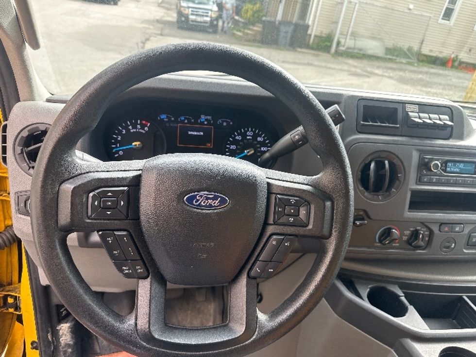 Light Duty Box Truck-Light and Medium Duty Trucks-Ford-2022-E350-North Bergen-NJ-151,663\n\t\tmiles-$ 18,750 - Image 17