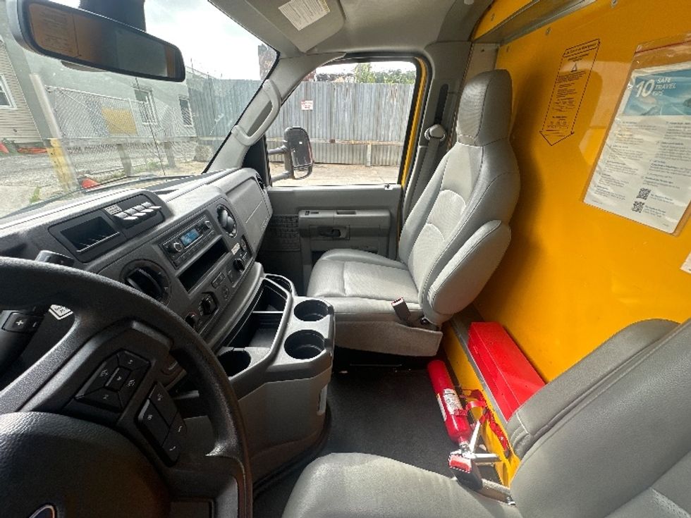 Light Duty Box Truck-Light and Medium Duty Trucks-Ford-2022-E350-North Bergen-NJ-151,663\n\t\tmiles-$ 18,750 - Image 19