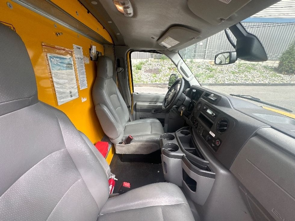 Light Duty Box Truck-Light and Medium Duty Trucks-Ford-2022-E350-North Bergen-NJ-151,663\n\t\tmiles-$ 18,750 - Image 22