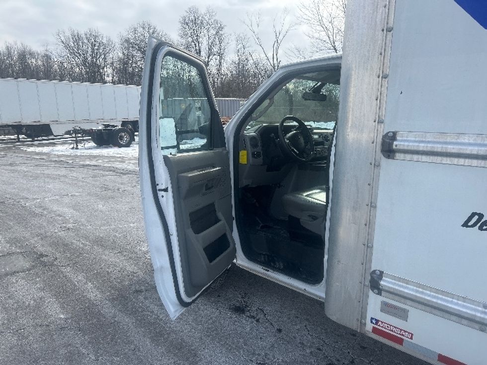 Light Duty Box Truck-Light and Medium Duty Trucks-Ford-2022-E350-North Bergen-NJ-86,675\n\t\tmiles-$ 31,500 - Image 15
