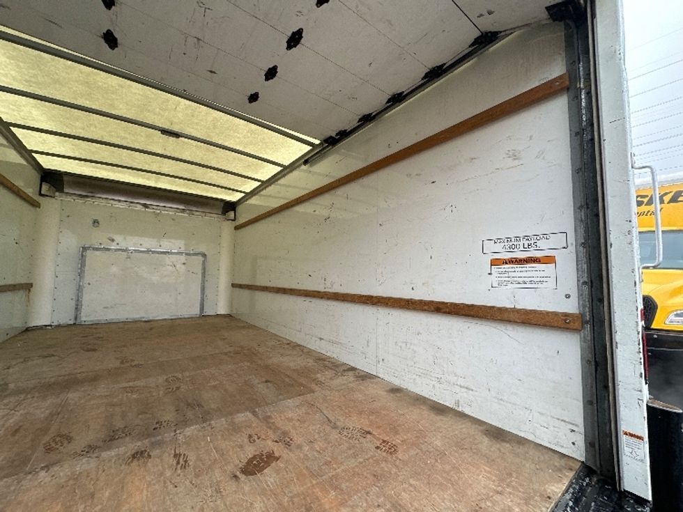 Light Duty Box Truck-Light and Medium Duty Trucks-Ford-2022-E350-North Bergen-NJ-87,097\n\t\tmiles-$ 31,250 - Image 11