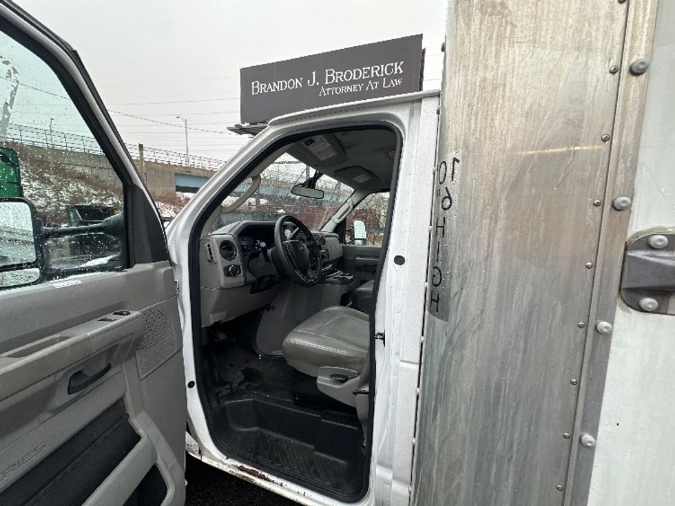Light Duty Box Truck-Light and Medium Duty Trucks-Ford-2022-E350-North Bergen-NJ-87,097\n\t\tmiles-$ 31,250 - Image 15