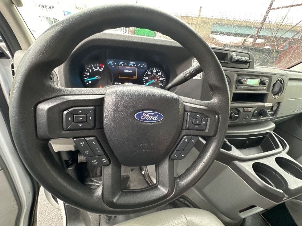Light Duty Box Truck-Light and Medium Duty Trucks-Ford-2022-E350-North Bergen-NJ-87,097\n\t\tmiles-$ 31,250 - Image 17